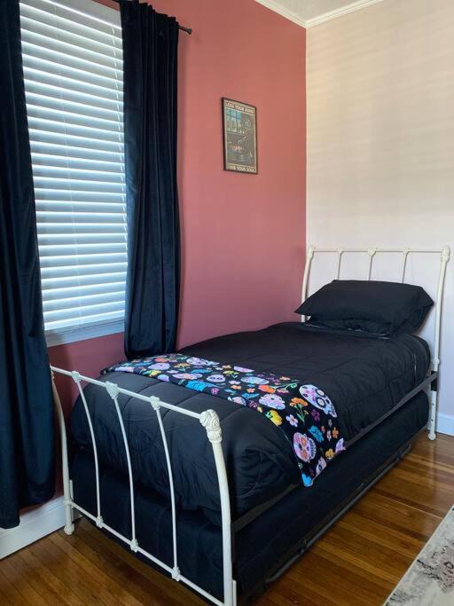 It'S Showtime-Book Lally'S House! Steps To Common! Salem Exteriér fotografie